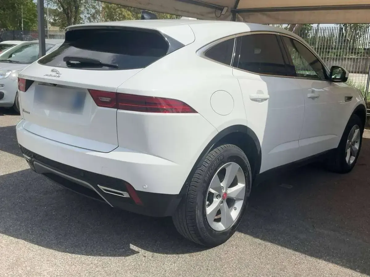 Usata Jaguar E-Pace 163 CV (119 kW) 2021 Bianco SUV