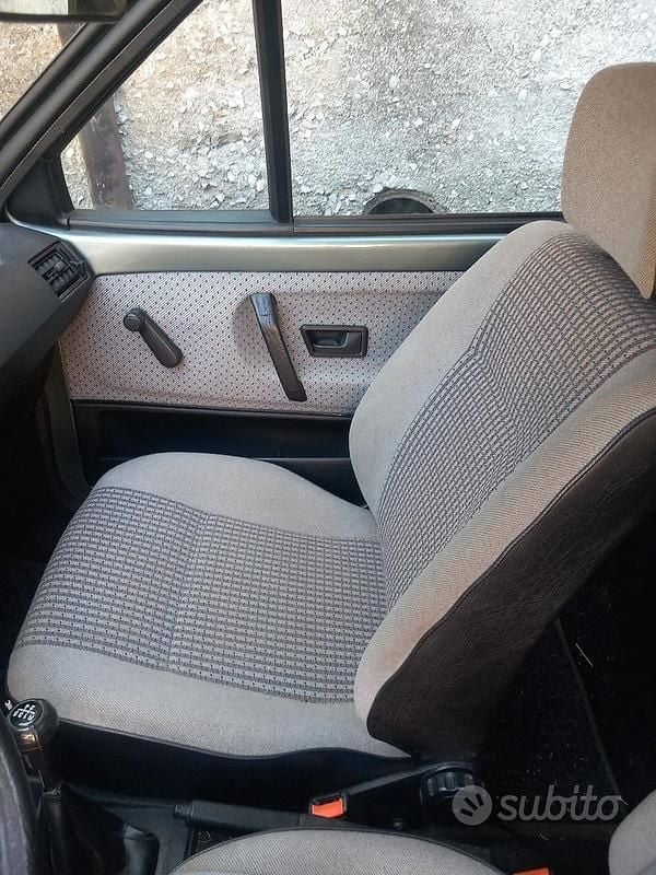 Occasion VW Polo 45 ch (33 kW) 1987 Coupé
