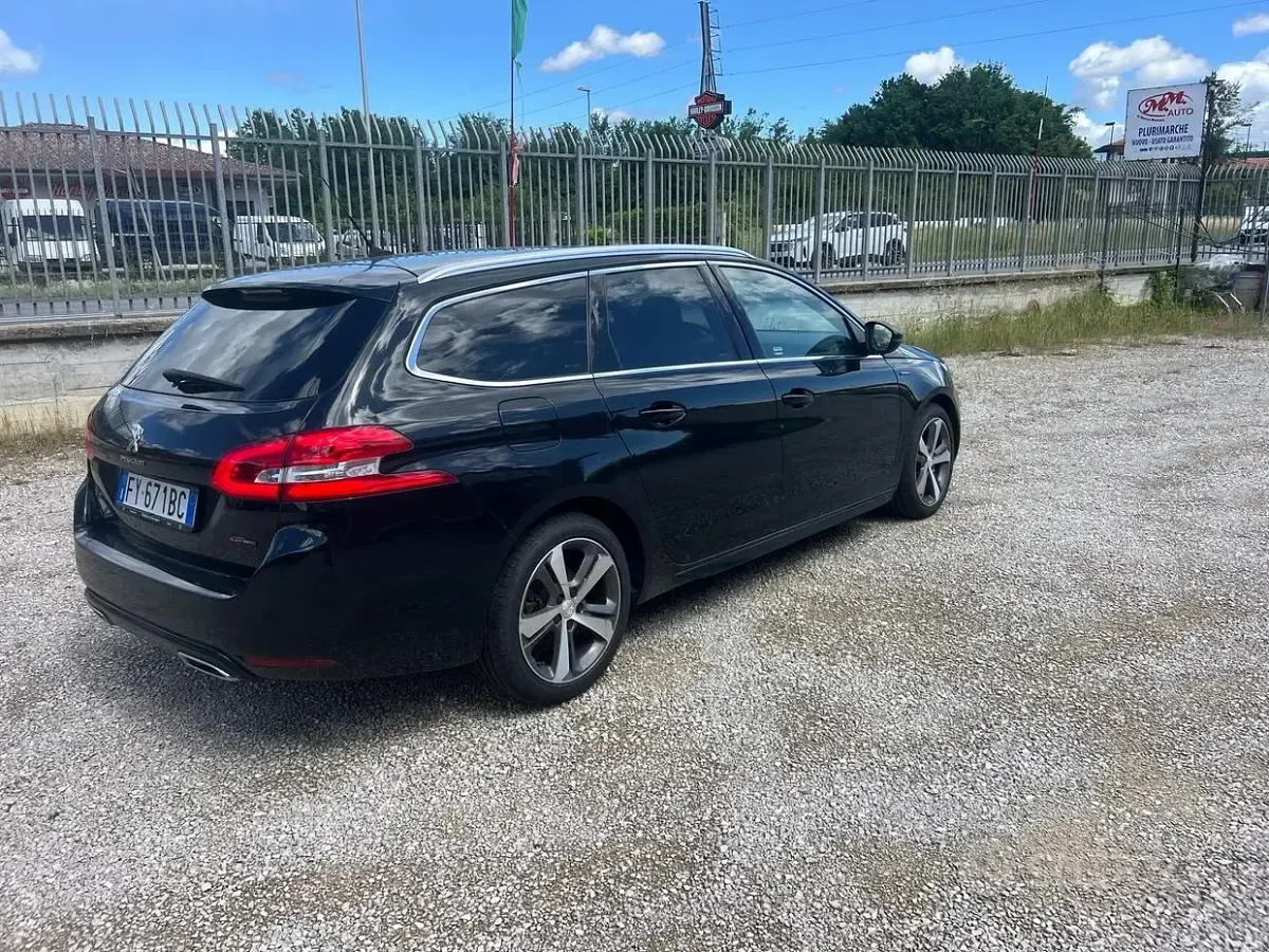 Usata Peugeot 308 GT-line 131 CV (96 kW) 2019 Nero Station wagon