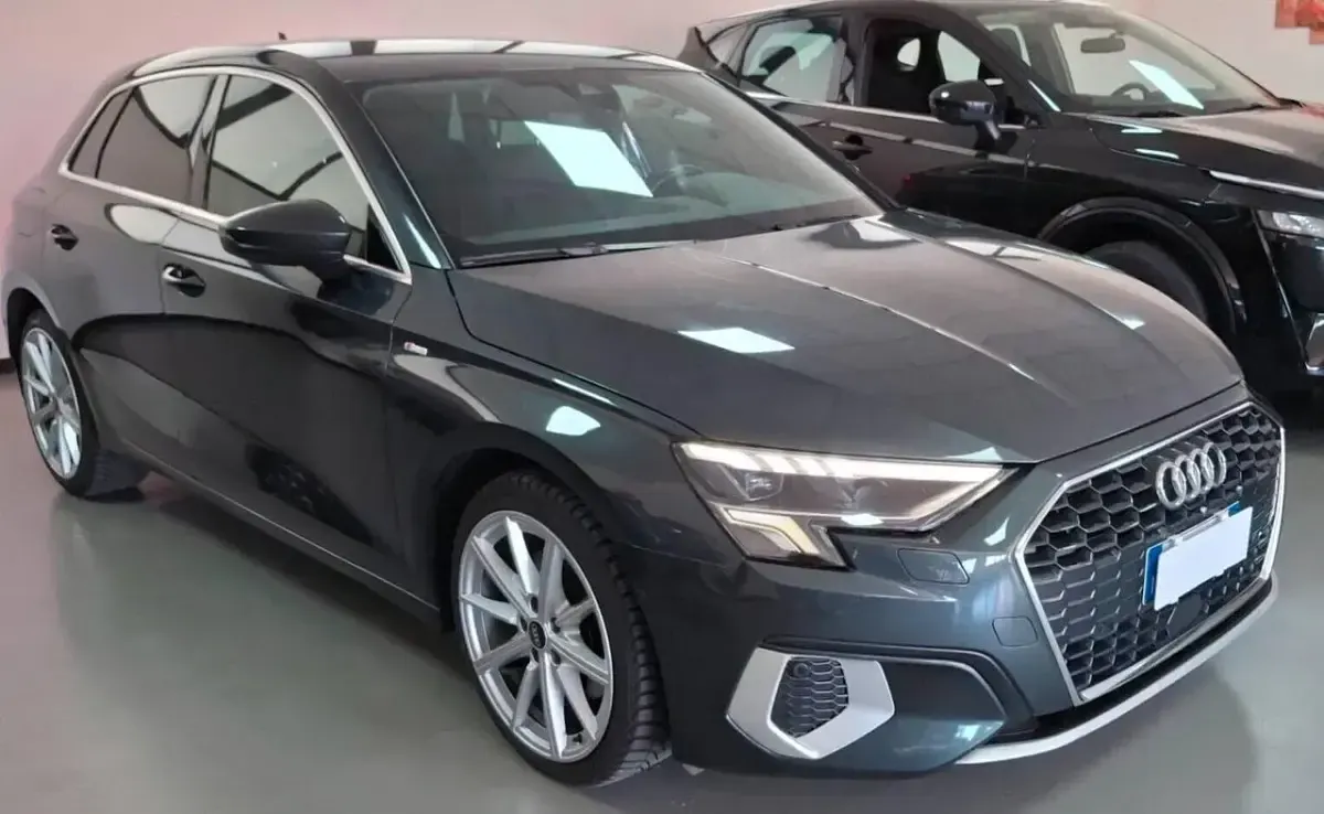Usata Audi A3 S-Line 149 CV (109 kW) 2021 Grigio Berlina