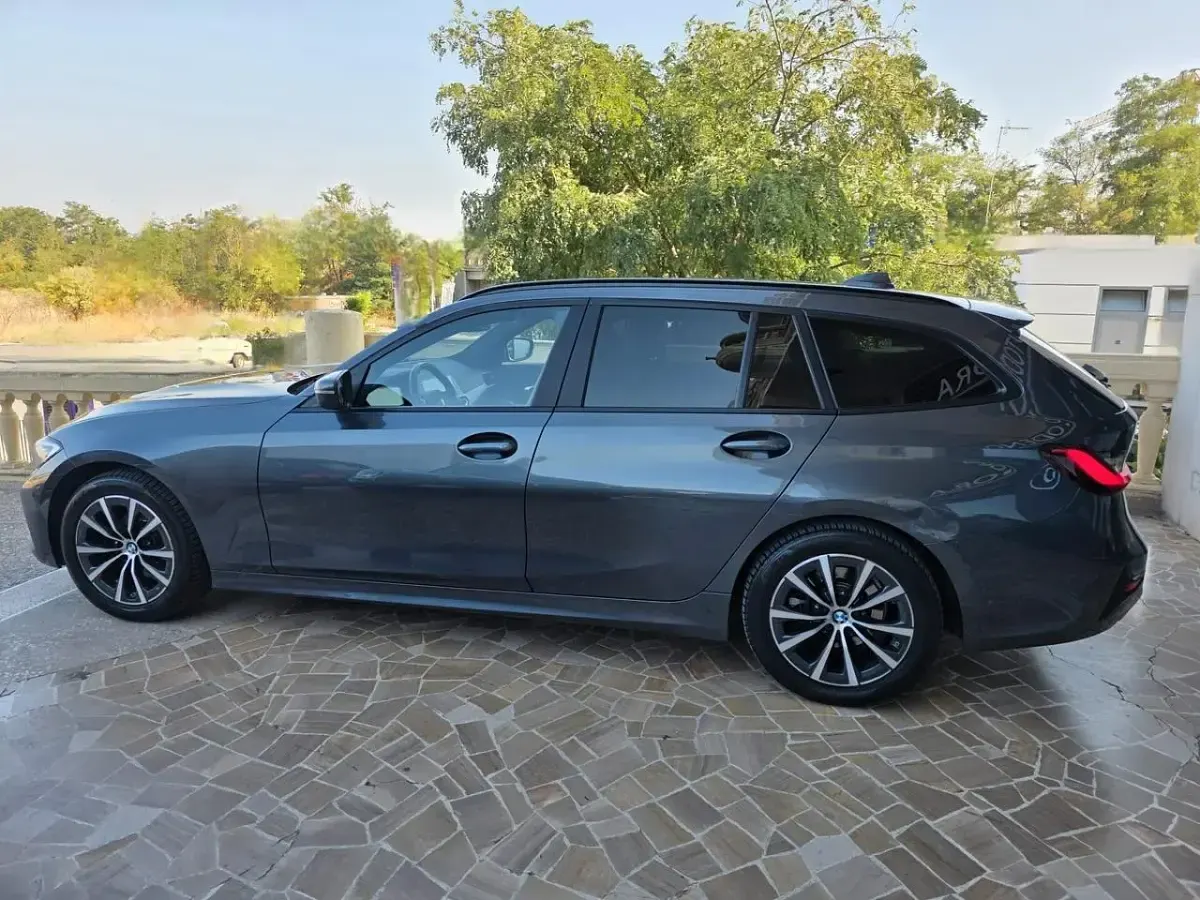 Usata BMW 318 150 CV (110 kW) 2021 Grigio Station wagon