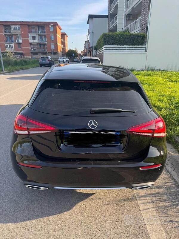 Usata 2022 Mercedes A180 Tre volumi | 21.500 € (Ottimo prezzo) - Immagine 1/4