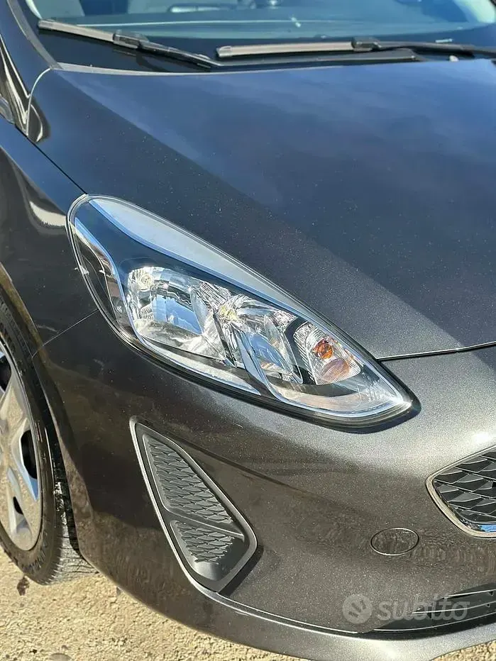 Usata Ford Fiesta 86 CV (63 kW) 2018 Grigio Utilitaria