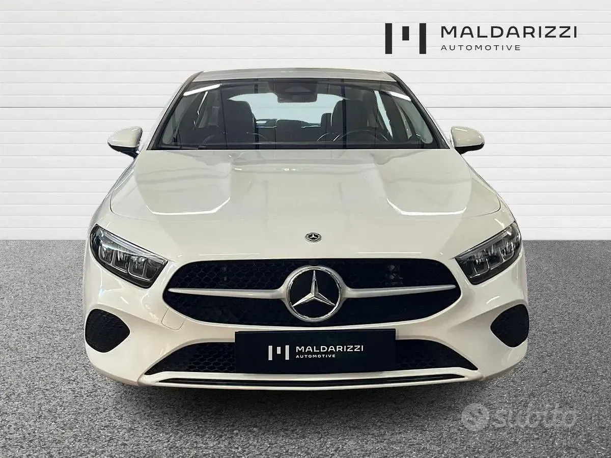Usata Mercedes A180 Advanced 116 CV (85 kW) 2023 Bianco Berlina