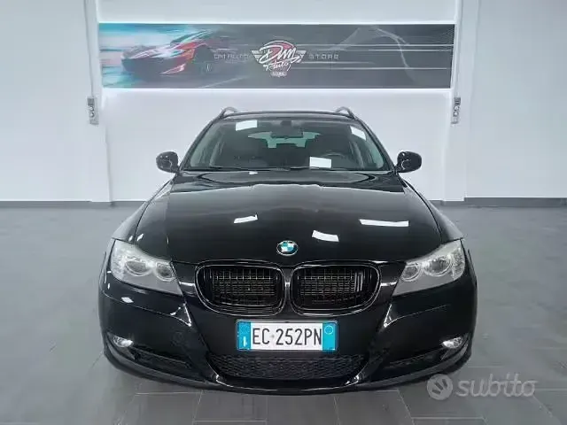 Usata BMW 318 143 CV (105 kW) 2010 Nero Station wagon