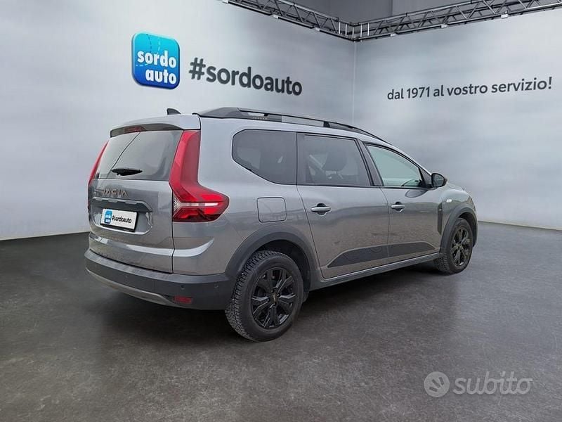 Usata Dacia Jogger Extreme 101 CV (74 kW) 2024 Grigio Monovolume