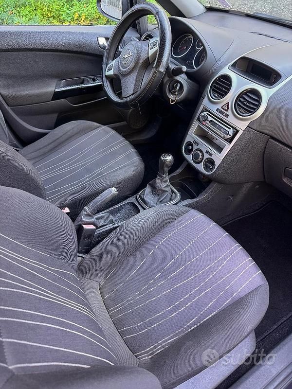 Usata Opel Corsa Club 80 CV (58 kW) 2008 Nero Berlina