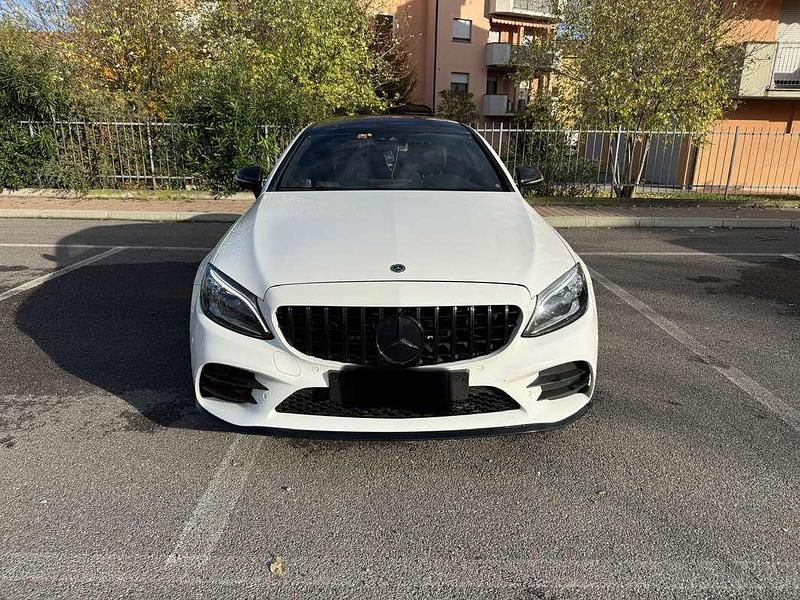 Usata Mercedes C300 AMG 245 CV (180 kW) 2018 Bianco Coupé