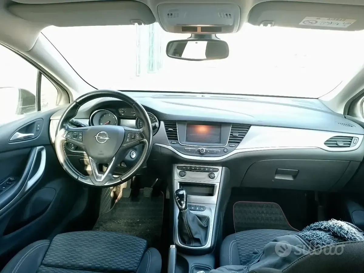 Usata Opel Astra 110 CV (80 kW) 2019 Nero Station wagon
