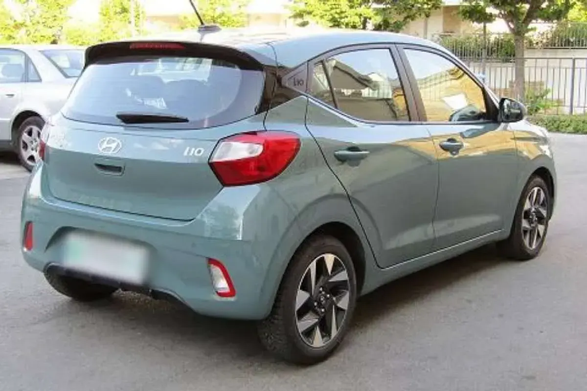 Usata Hyundai i10 65 CV (47 kW) 2023 Verde Utilitaria