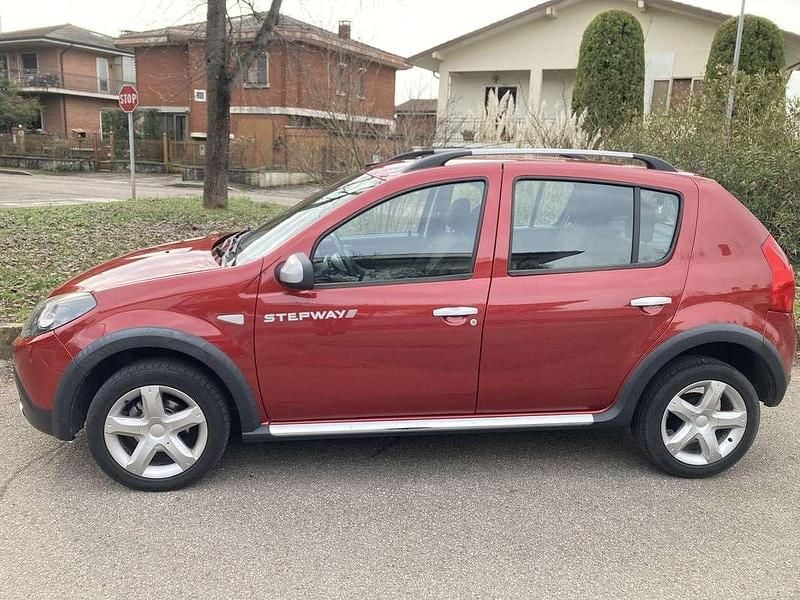Usata Dacia Sandero Stepway 68 CV (50 kW) 2012 Berlina