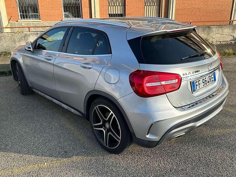 Usata Mercedes GLA200 Premium 156 CV (114 kW) 2016 Argento SUV