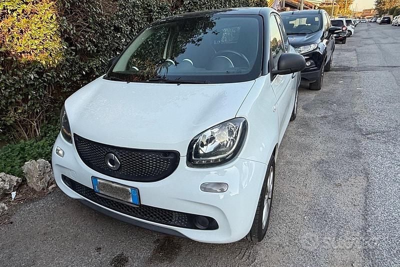 Usata Smart ForFour 71 CV (52 kW) 2014 Bianco Utilitaria