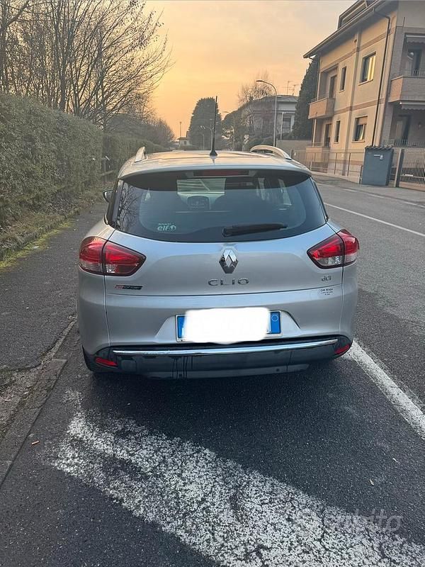 Usata Renault Clio GrandTour 90 CV (66 kW) 2016 Grigio Station wagon
