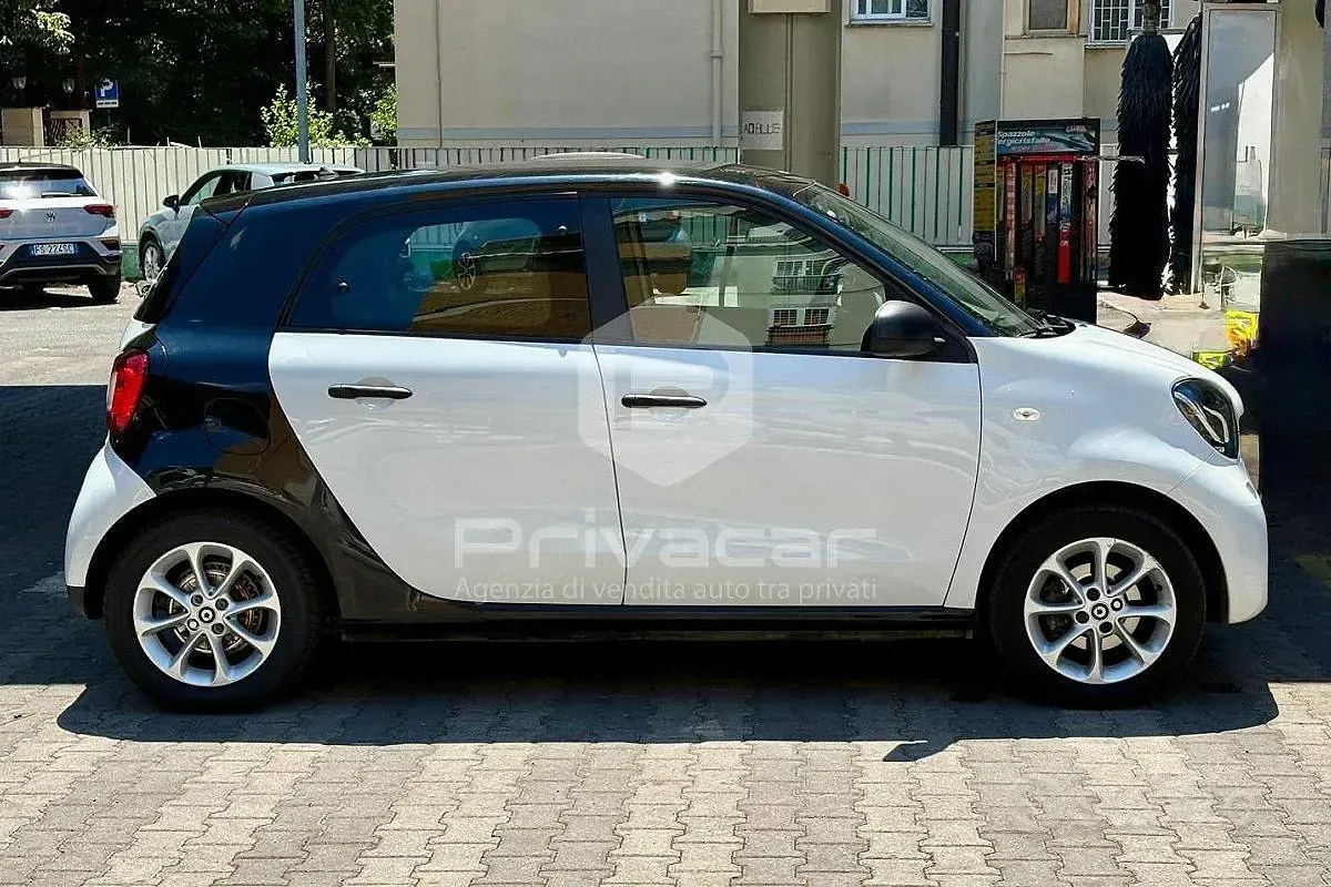 Usata Smart ForFour 71 CV (52 kW) 2018 Bianco Utilitaria