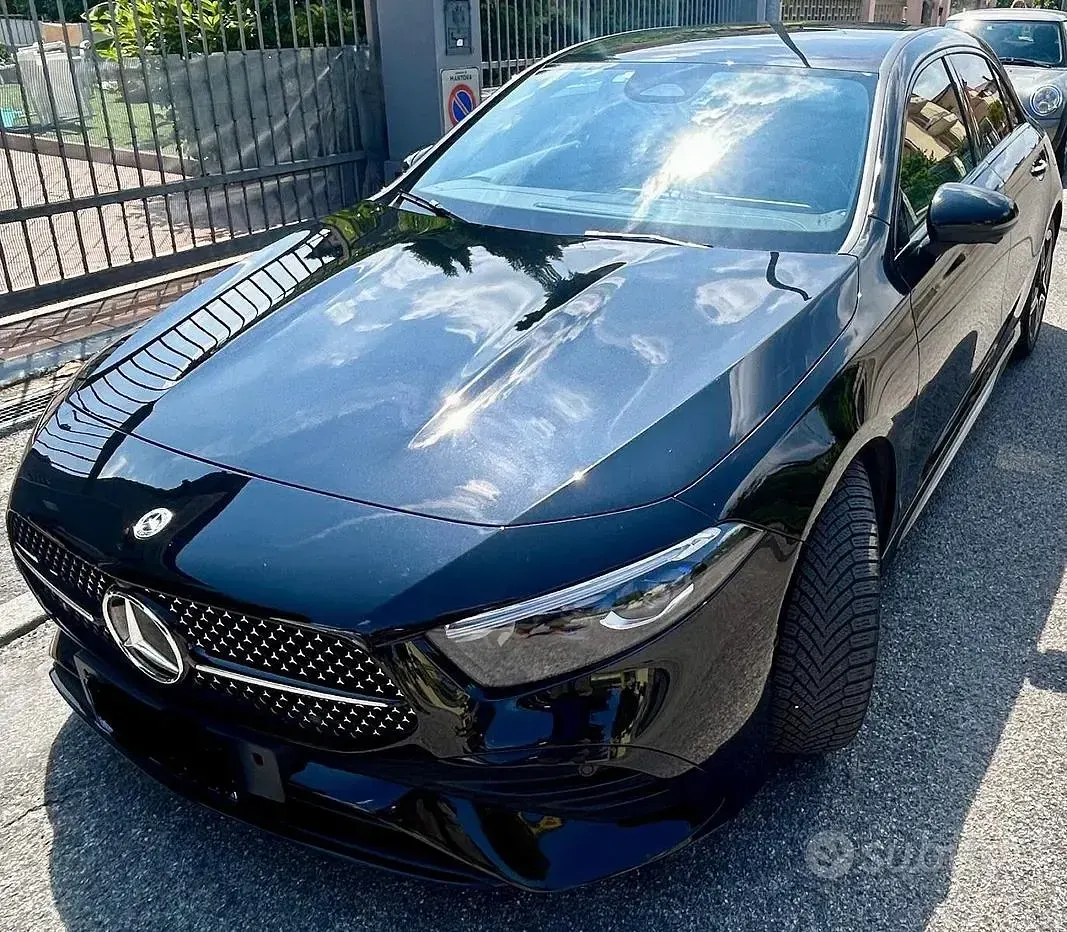 Usata Mercedes A180 136 CV (100 kW) 2024 Nero Utilitaria