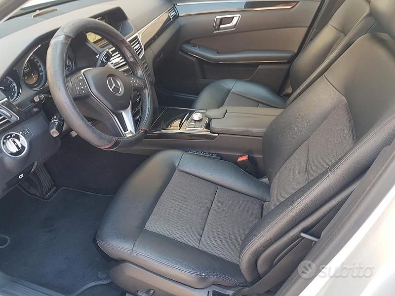 Usata Mercedes E220 170 CV (125 kW) 2012 Grigio Berlina