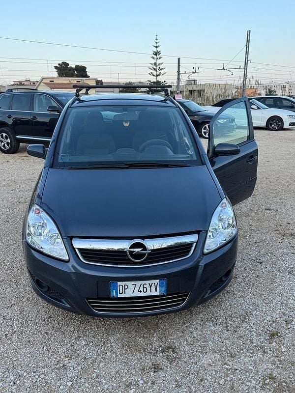 Usata Opel Zafira 119 CV (87 kW) 2009 Blu Monovolume