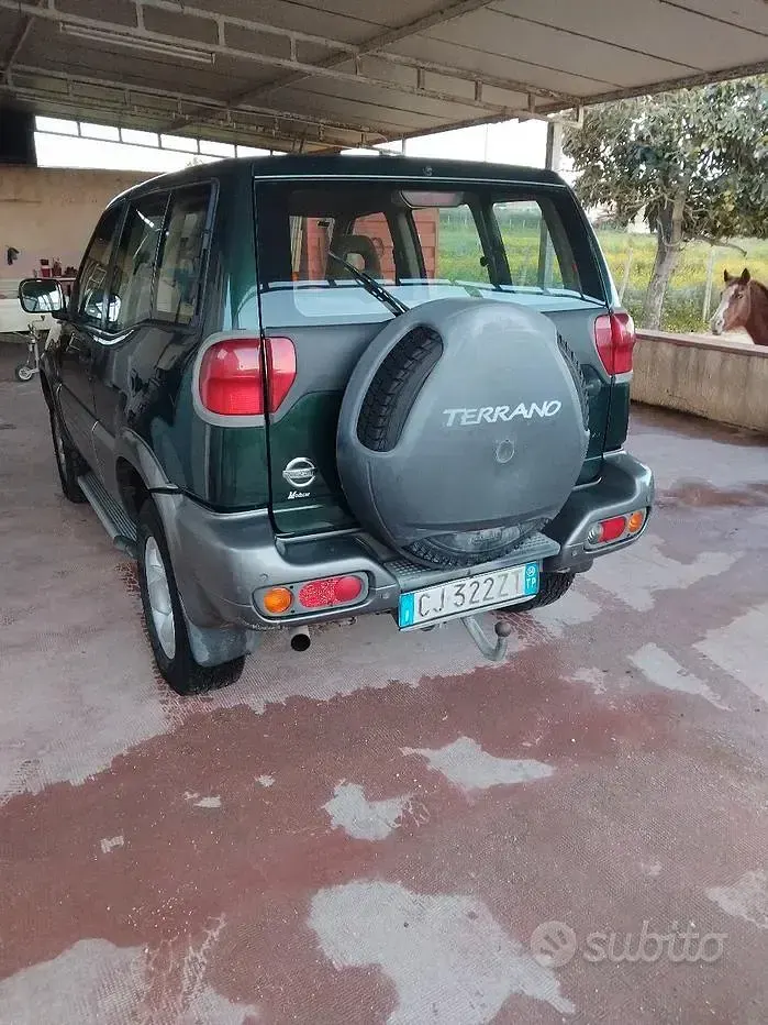Usata Nissan Terrano 154 CV (113 kW) 2004 Verde SUV