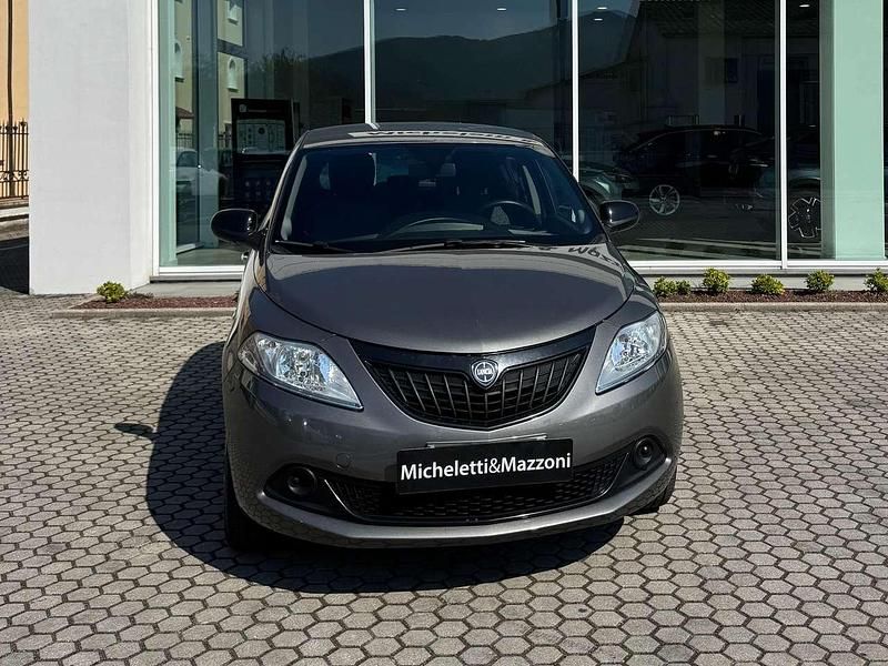 Usata Lancia Ypsilon Silver 69 CV (50 kW) 2023 Argento Utilitaria