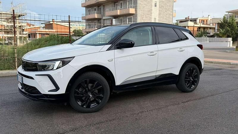 Usata Opel Grandland X GS Line 131 CV (96 kW) 2022 Bianco SUV