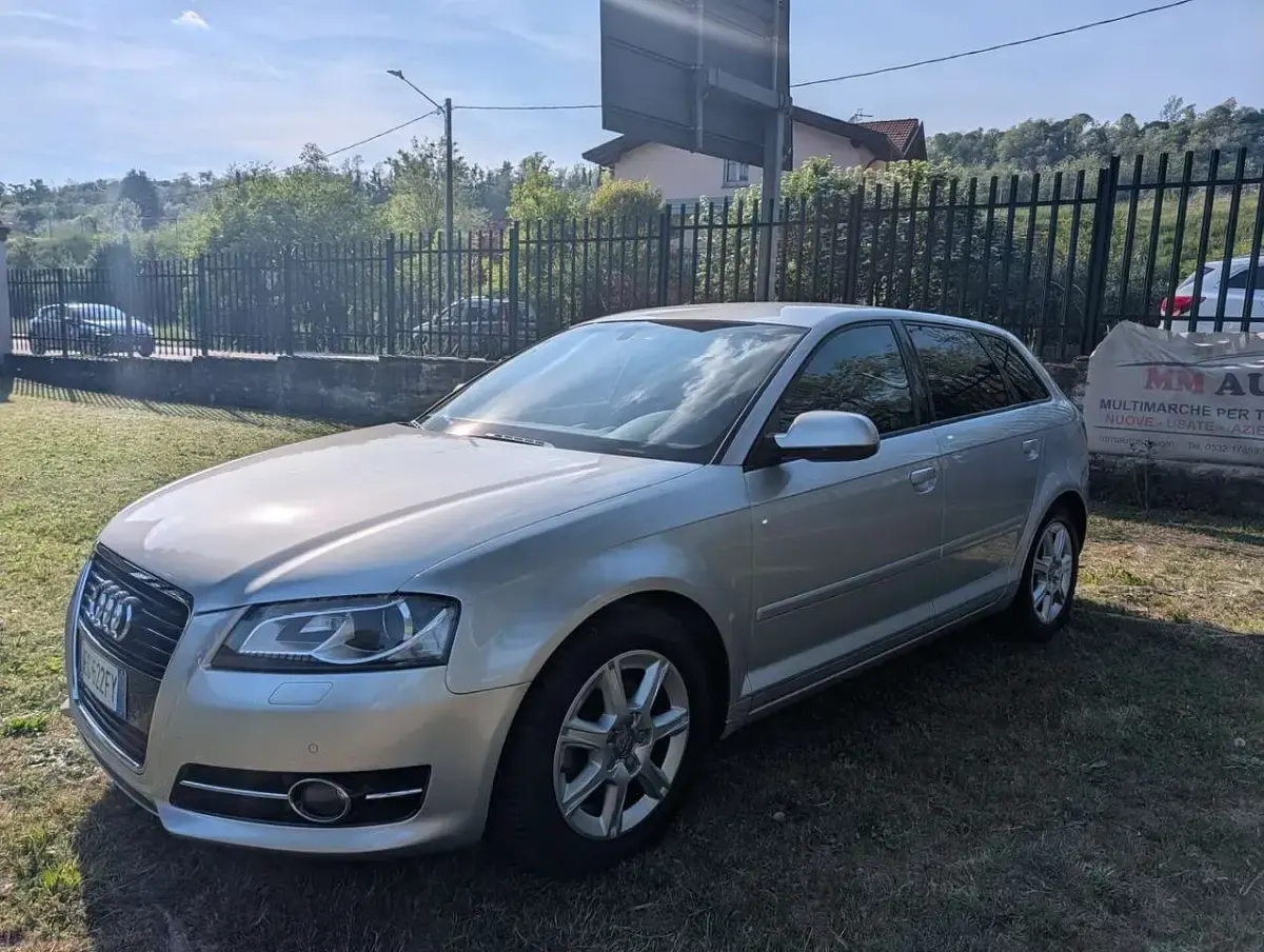 Usata Audi A3 Sportback Ambiente 125 CV (91 kW) 2011 Argento Utilitaria