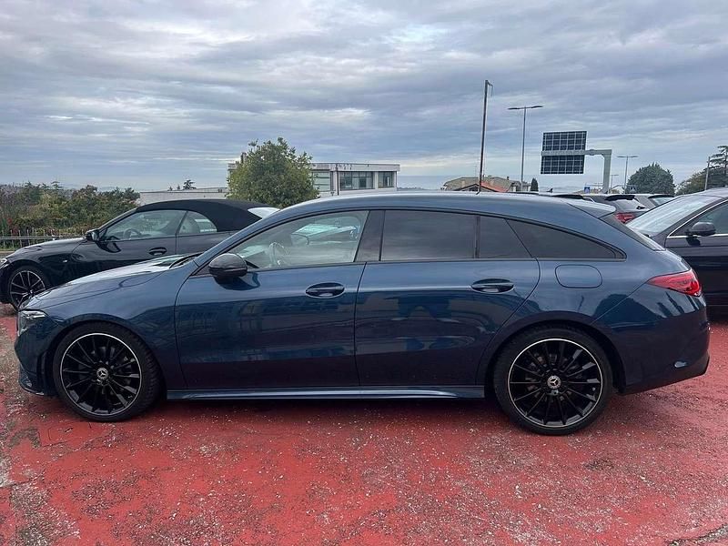 Usata Mercedes CLA220 Shooting Brake AMG 190 CV (139 kW) 2022 Denim blu Station wagon