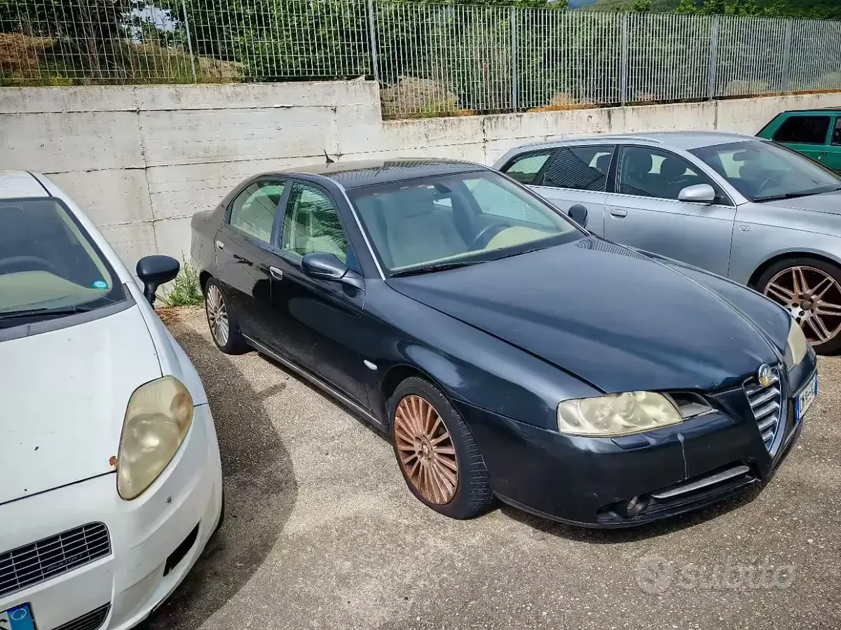 Usata Alfa Romeo 166 175 CV (128 kW) 2004 Blu Berlina