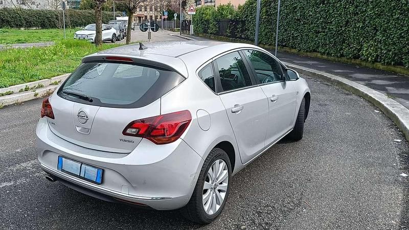 Begagnad Opel Astra Cosmo 140 HK (102 kW) 2015 Silver Sedan