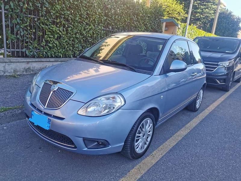 Usata Lancia Ypsilon 69 CV (50 kW) 2010 Blu/azzurro Utilitaria