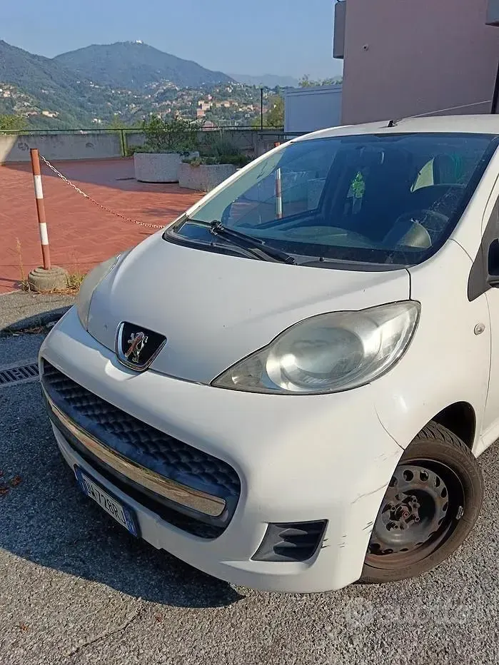 Usata Peugeot 107 68 CV (50 kW) 2009 Bianco Utilitaria