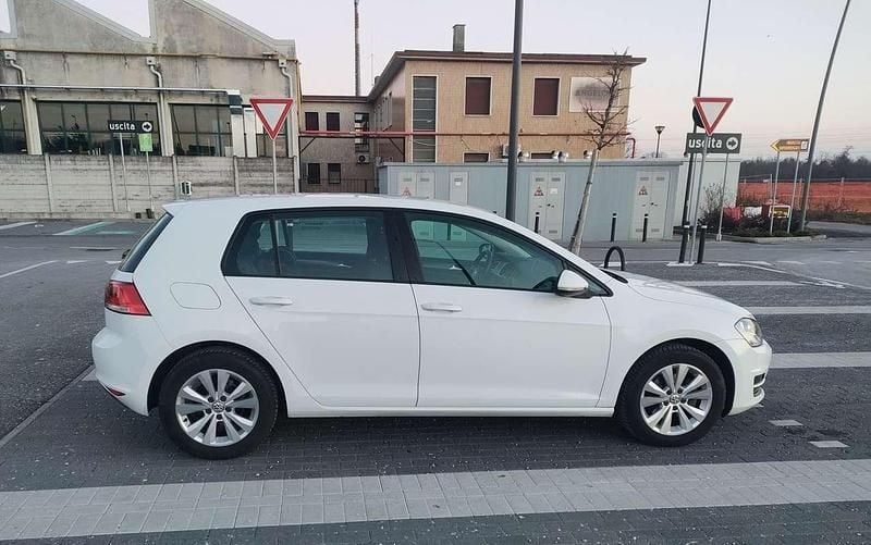 Usata VW Golf VII Comfortline 105 CV (77 kW) 2013 Berlina