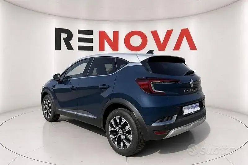 Usata Renault Captur Techno 101 CV (74 kW) 2024 Blu SUV