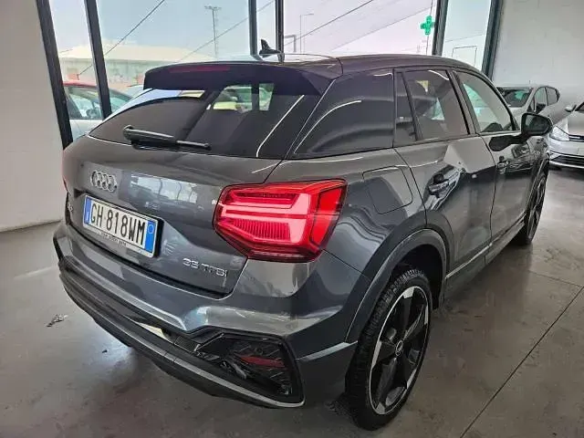 Usata Audi Q2 149 CV (109 kW) 2022 Grigio SUV