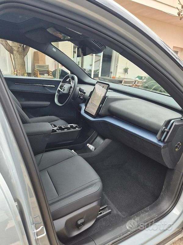 Usata Volvo EX30 116 kW (158 CV) 2023 Grigio SUV