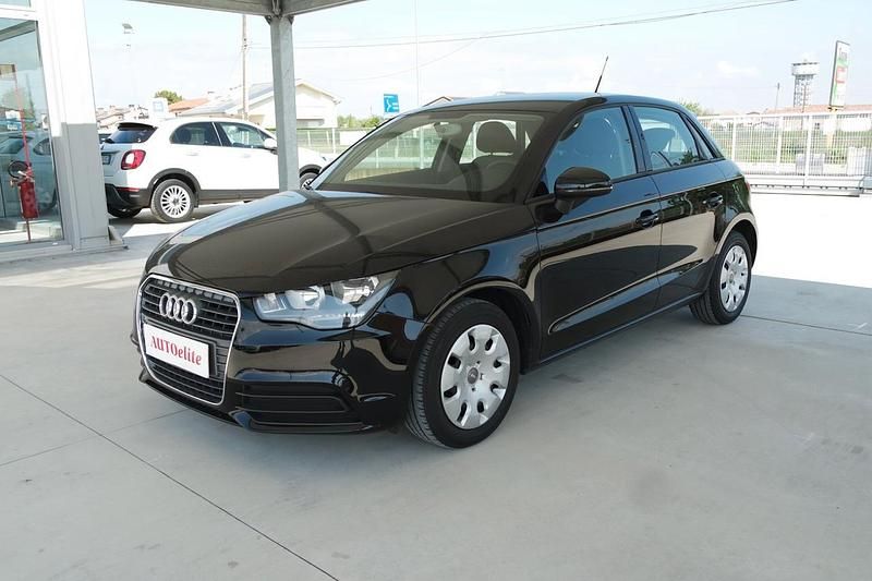 Nero Usata 2015 Audi A1 Attraction Tre volumi | 10.900 € (Cara) - Immagine 1/4