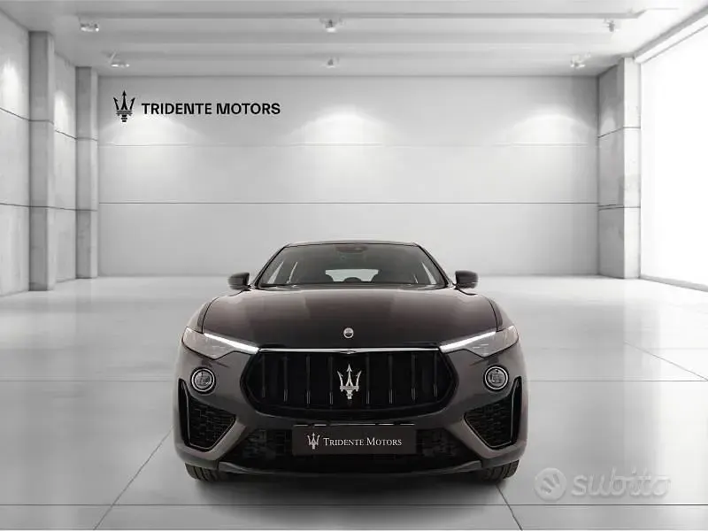 Usata Maserati Levante 250 CV (183 kW) 2021 Nero SUV
