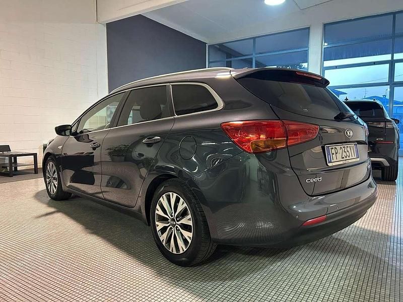 Usata Kia Ceed Sportswagon 110 CV (80 kW) 2018 Grigio Station wagon