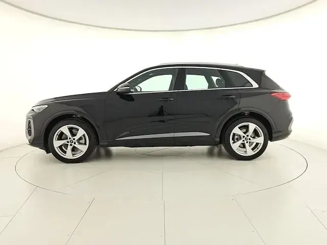 Nuova Audi Q5 S-Line 204 CV (150 kW) 2025 Nero mito metallizzato SUV