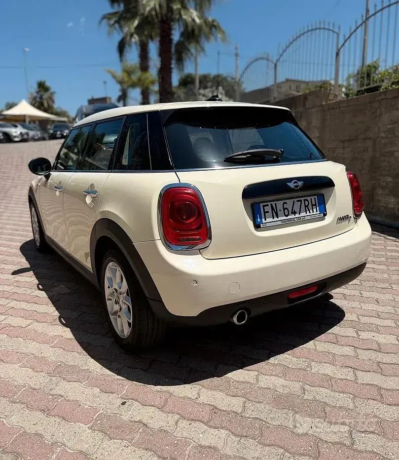 Usata Mini Cooper D Hype 116 CV (85 kW) 2018 Utilitaria