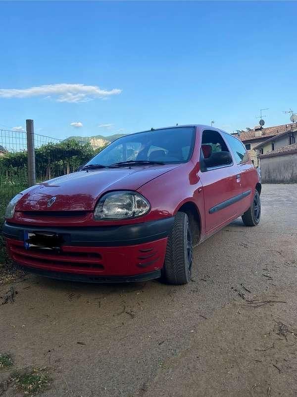 Usata Renault Clio II 58 CV (42 kW) 2000 Berlina