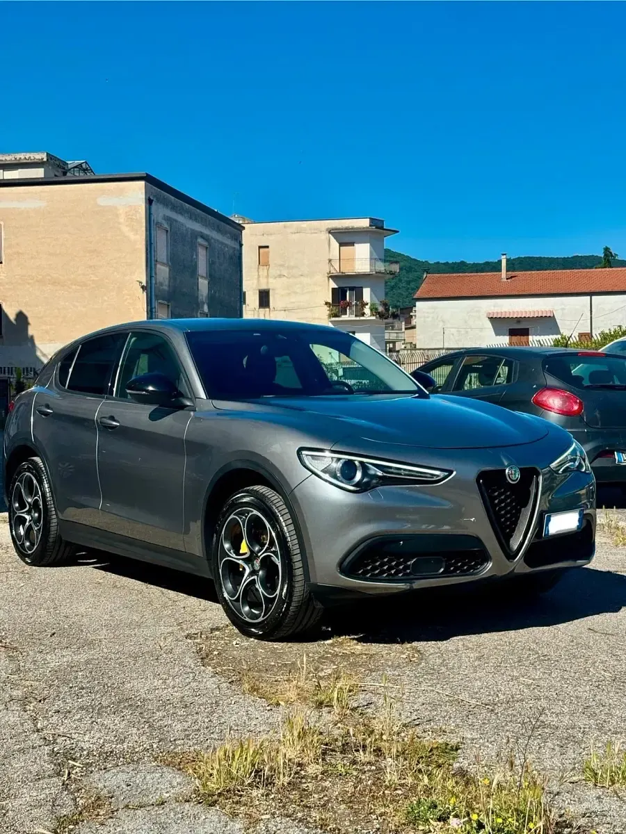 Usata Alfa Romeo Stelvio Sprint 190 CV (139 kW) 2021 Grigio SUV