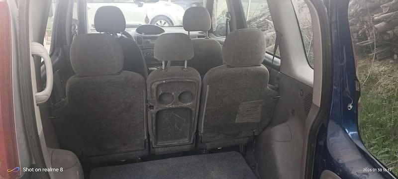 Usata Toyota Yaris Verso Sol 86 CV (63 kW) 2001 Blu Monovolume