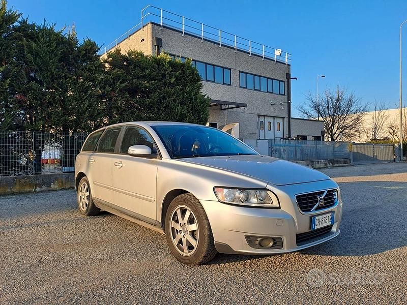Usata Volvo V50 Kinetic 136 CV (100 kW) 2008 Grigio Station wagon