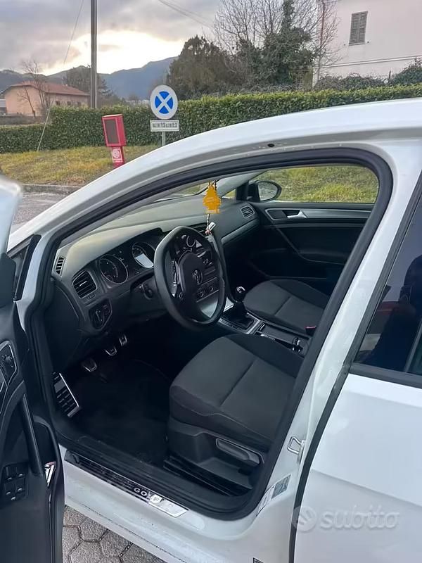 Usata VW Golf VII 110 CV (80 kW) 2016 Bianco Berlina