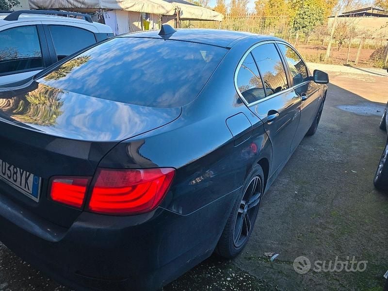 Usata BMW 520 184 CV (135 kW) 2015 Nero Berlina