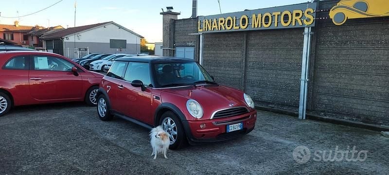 Rosso Usata 2006 Mini One D Seven Due volumi | 4990 € - Immagine 1/4