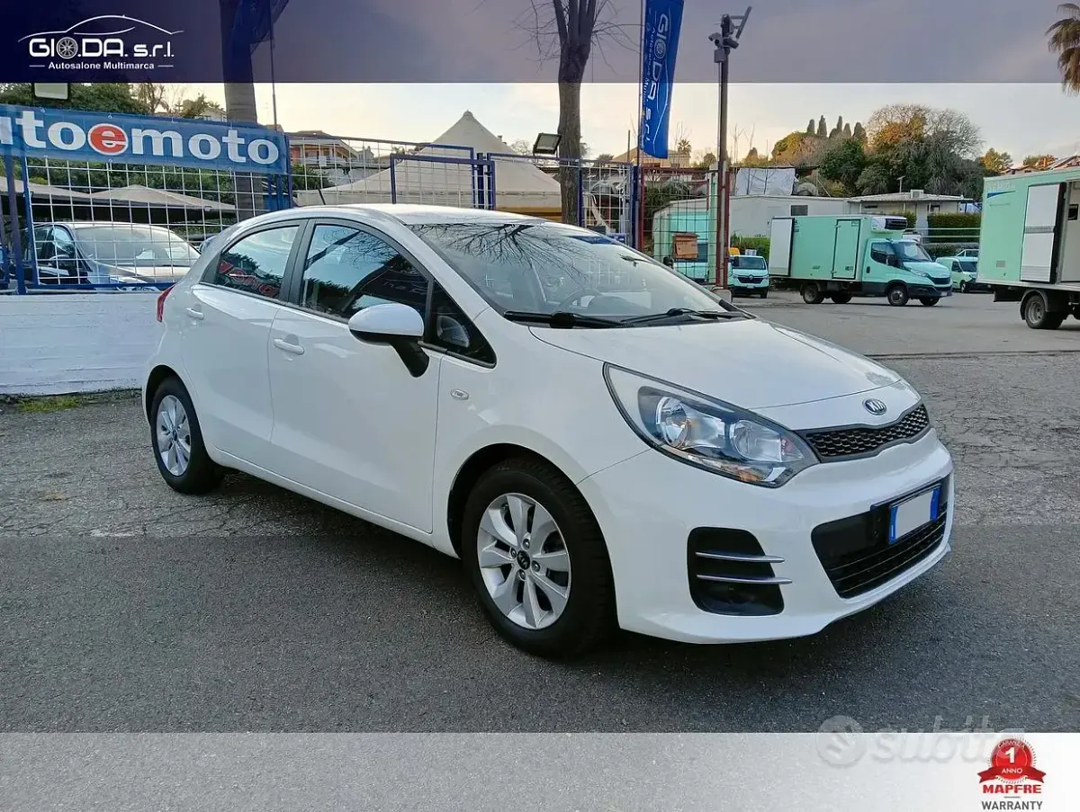 Usata Kia Rio Active 75 CV (55 kW) 2017 Bianco Berlina
