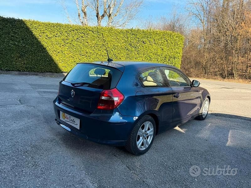 Occasion BMW 118 Efficient Dynamics 143 ch (105 kW) 2010 Bleue Citadine