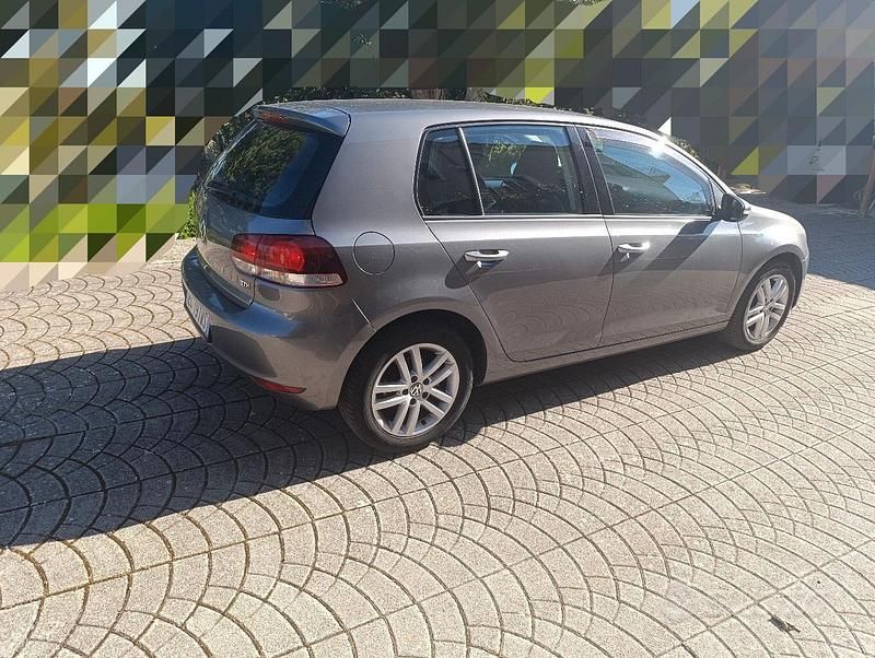 Usata VW Golf VI 105 CV (77 kW) 2010 Grigio Utilitaria